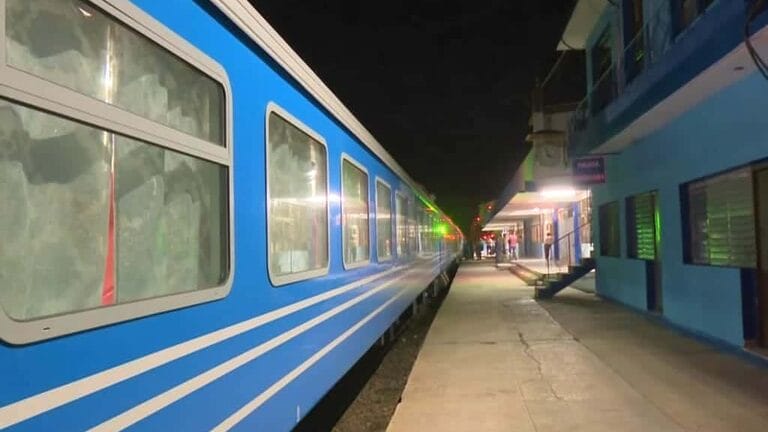 Restablecen algunas rutas de trenes en Cuba para el verano