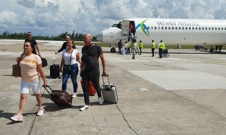 Así funciona la rifa de pasajes gratuitos a Cuba desde Miami