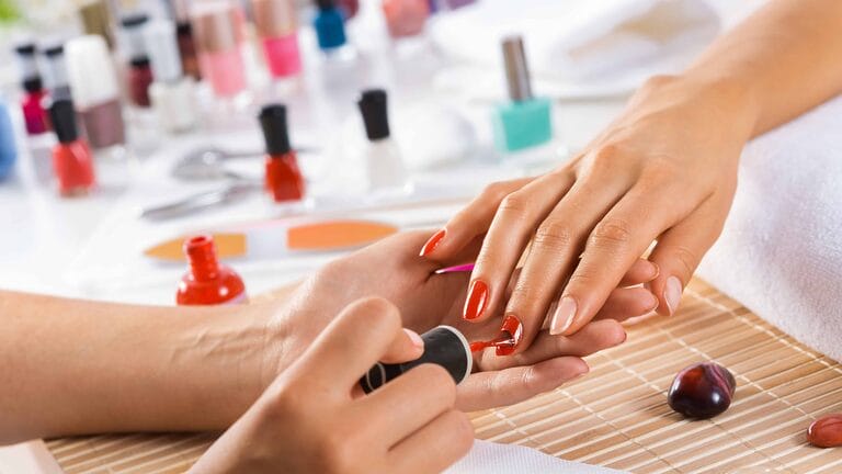 salario manicurista miami