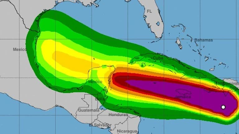 huracán beryl nhc parte