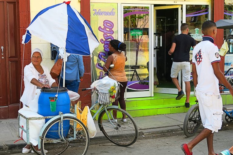 migración cubana 20% población