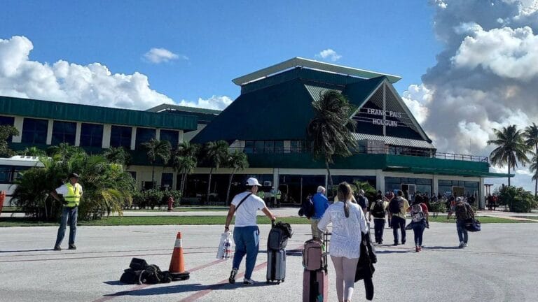 entrada ciudadanos cubanos